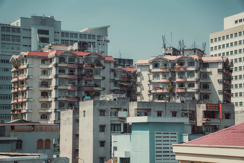 Đội ngũ chuyên viên tại văn phòng